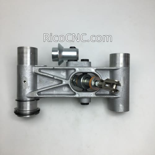 2055083790 2-055-08-3790 Tracking bracket.jpg