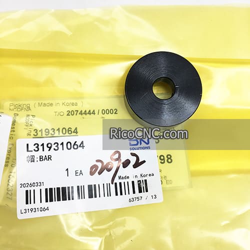L31931064 Cover bar.jpg L31931064 Cover bar.jpg