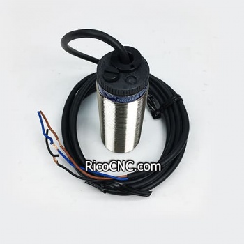 Original Schneider TELEMECANIQUE XSAV12373 Inductive Proximity Sensor